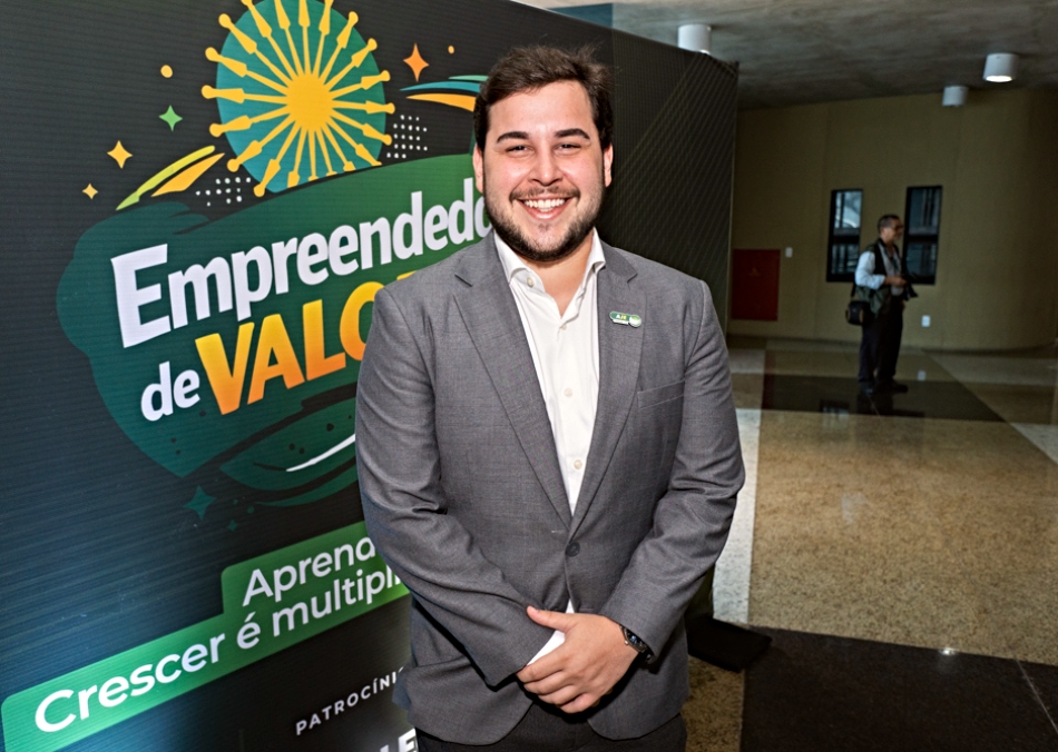 AJE Fortaleza empossa João Pedro de Castro e inicia ciclo focado em inovação