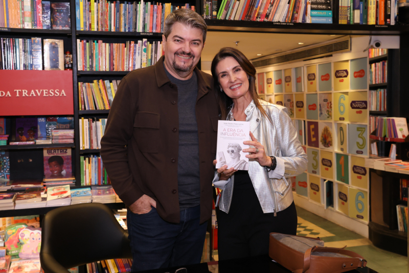 João Pedro Paes Leme lança livro “A Era da Influência” no Rio com Fátima Bernardes, Felipe Neto e Tino Marcos