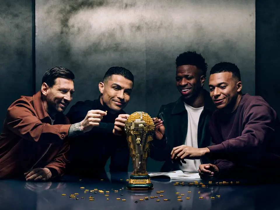 Copa 2026: Messi, Cristiano Ronaldo, Mbappé e Vini Jr. ganham versões em LEGO