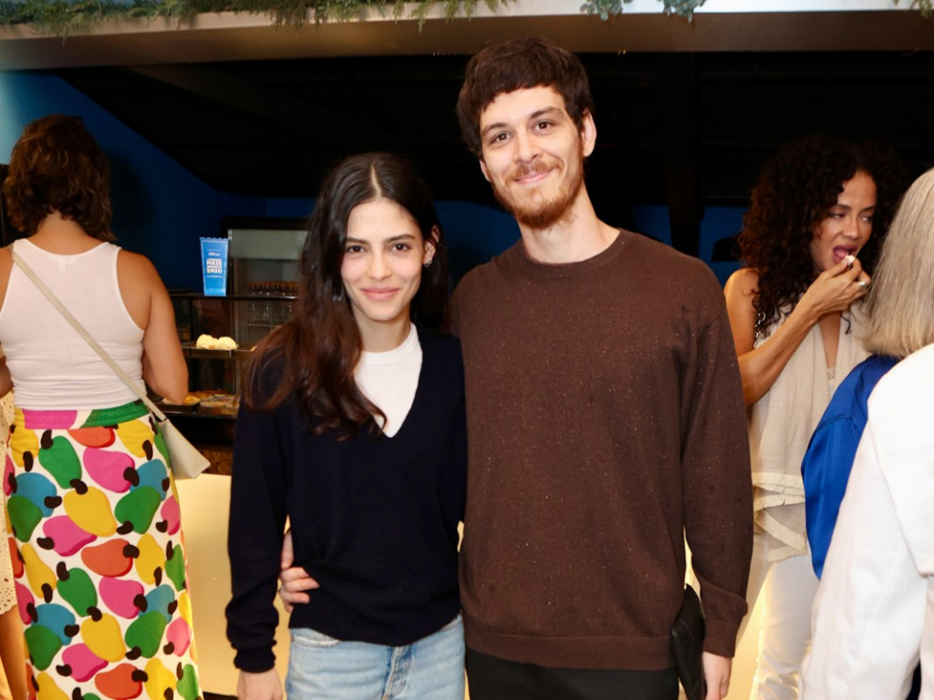Julia Dalavia E João Vitor Oliveira