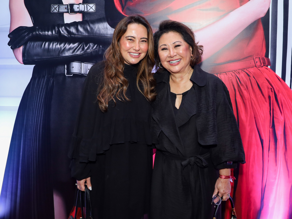 Karina Sato E Dona Kika