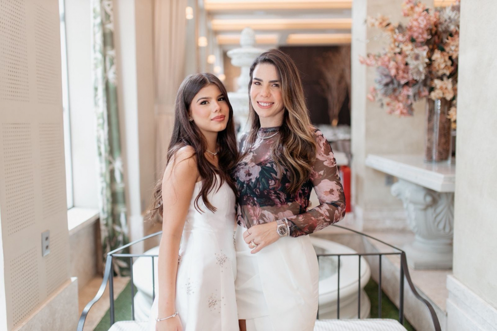 Lara Parahyba E Renata Vilanova