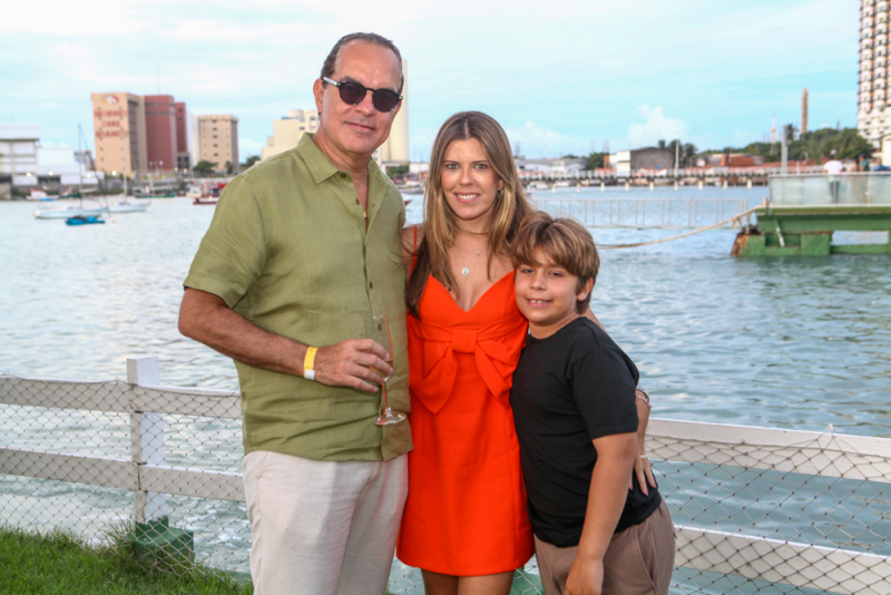 Sabor local - Pré-feriado no Iate Clube tem clima leve e lançamento do drink dos 300 anos de Fortaleza