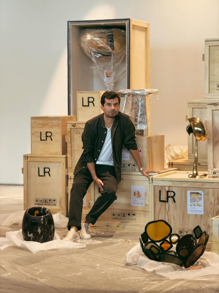 Nova série de luminárias marca a expansão criativa de Lucas Recchia na SP-Arte - Fotos: Reprodução/Instagram