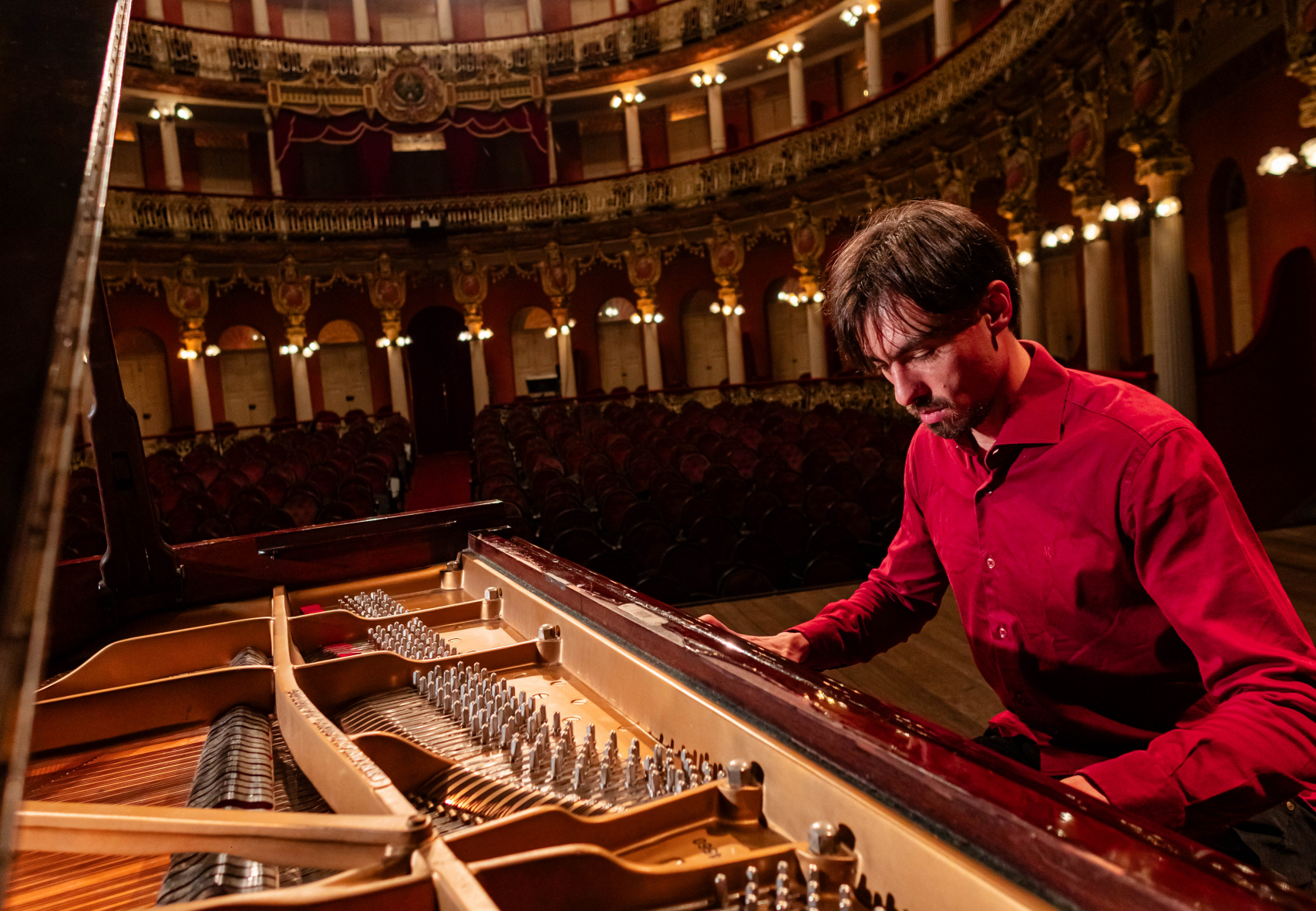 Clássicos do Pink Floyd ganham leitura ao piano em apresentação única em Fortaleza