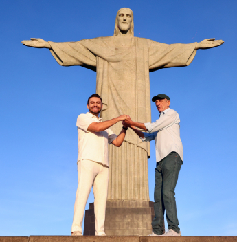 Fagner e Mano Walter levam o Nordeste ao Cristo Redentor em gravação ao amanhecer no Rio