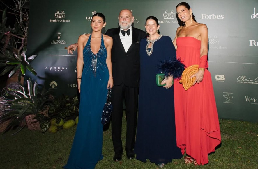 Maria Oliva Victor Oliva Ju Ferraz E Tati Oliva 886x1024a