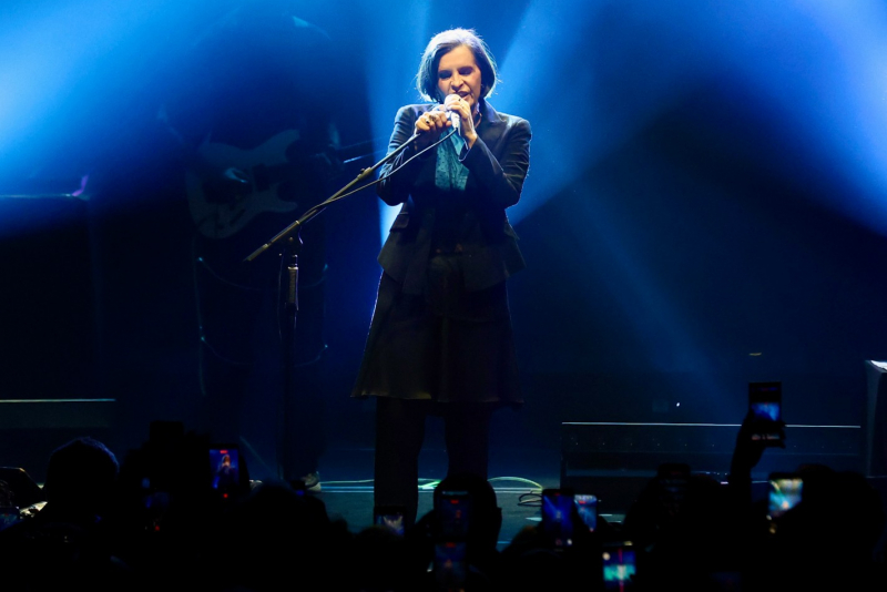 turnê comemorativa - Com Caetano Veloso e Ney Matogrosso na plateia, Marina Lima se apresenta no Rio com show dos 70 anos