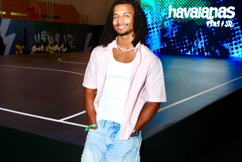 onde tudo começou - Vini Jr. ativa collab com Havaianas em São Gonçalo, no Rio de Janeiro