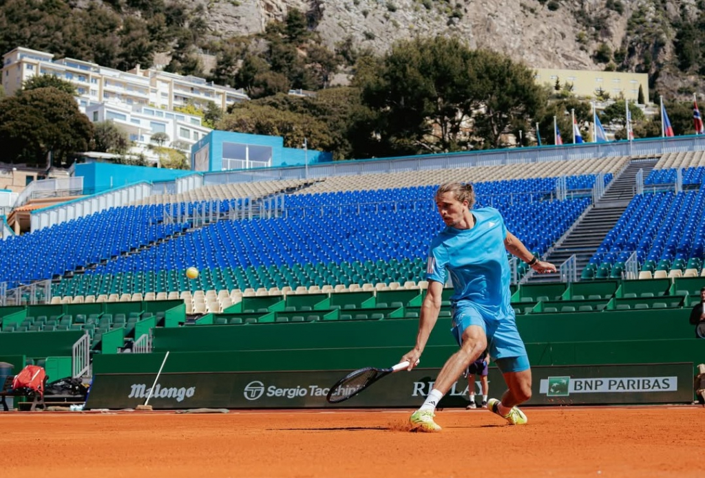 Monte Carlo abre temporada de saibro com disputa direta pelo topo entre Sinner e Alcaraz