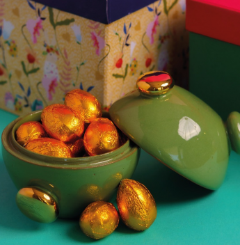 Nádia Bismarck lança coleção de Páscoa com peças em cerâmica e chocolates artesanais