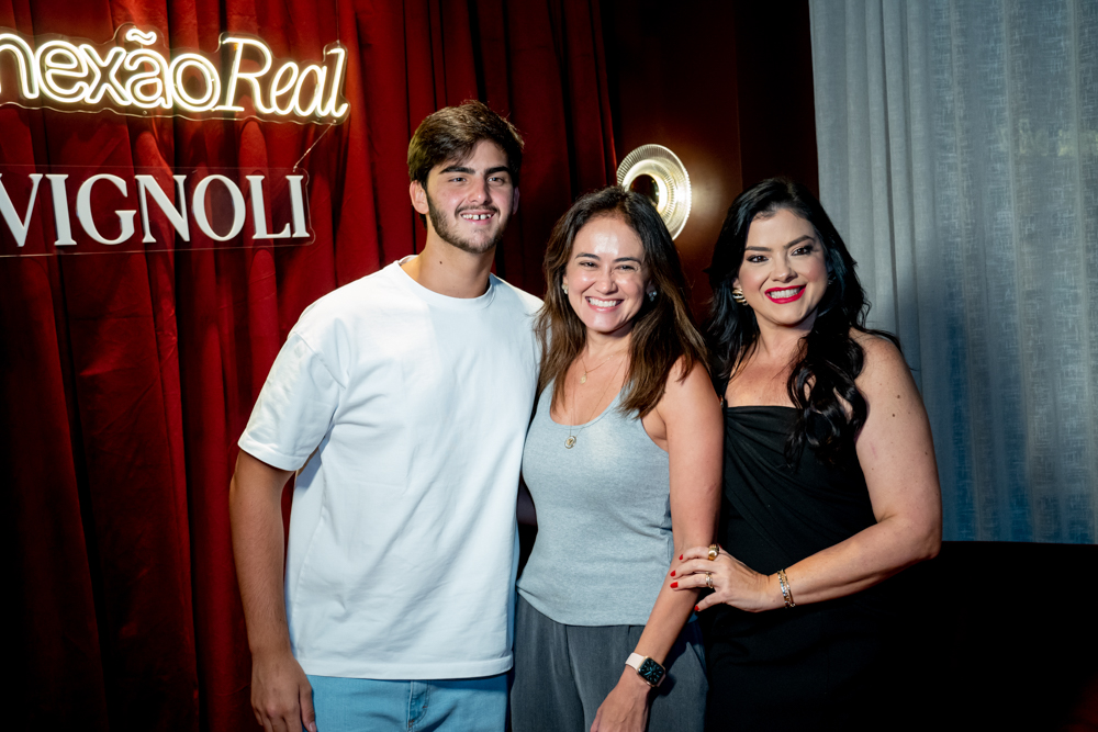 Nilo Almada, Bia Bezerra E Viviane Almada