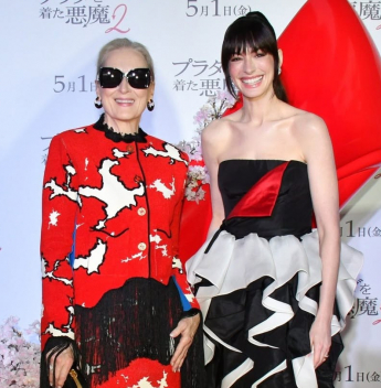 Em Tóquio, Meryl Streep e Anne Hathaway chamam atenção com looks na première de “O Diabo Veste Prada 2”