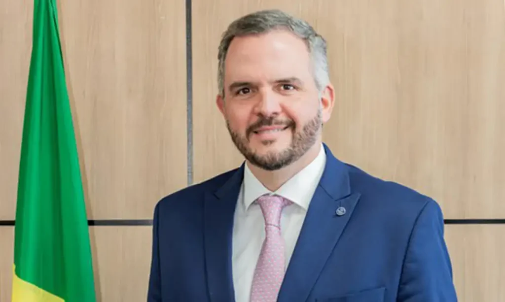 O Ministro De Portos E Aeroportos, Tomé Franca