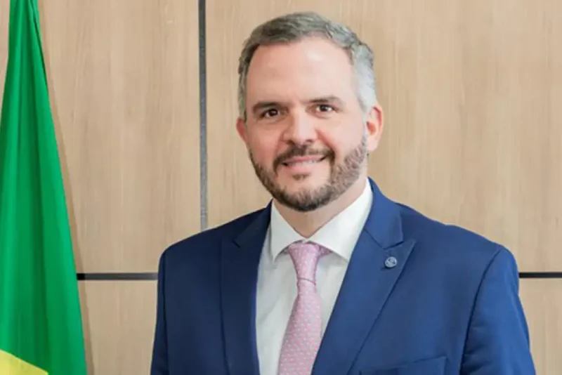 O Ministro De Portos E Aeroportos, Tomé Franca