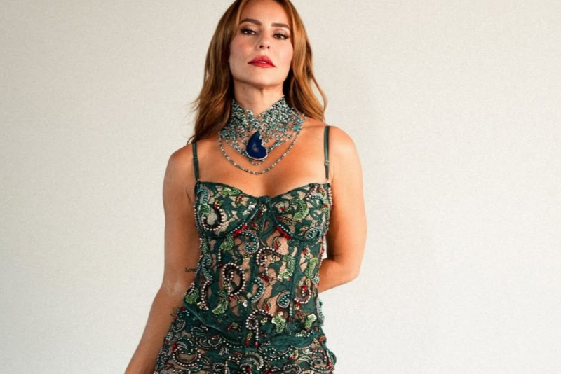 Paolla Oliveira comemora aniversário com samba e amigos no Rio de Janeiro