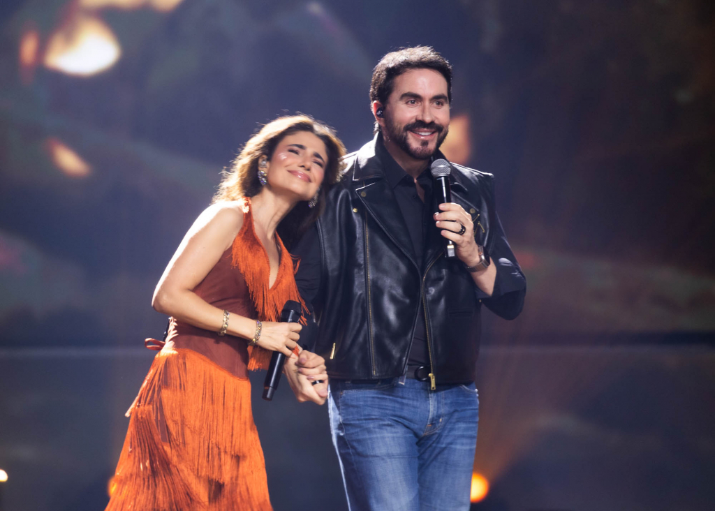 Paula Fernandes E Padre Fabio De Mello (2)
