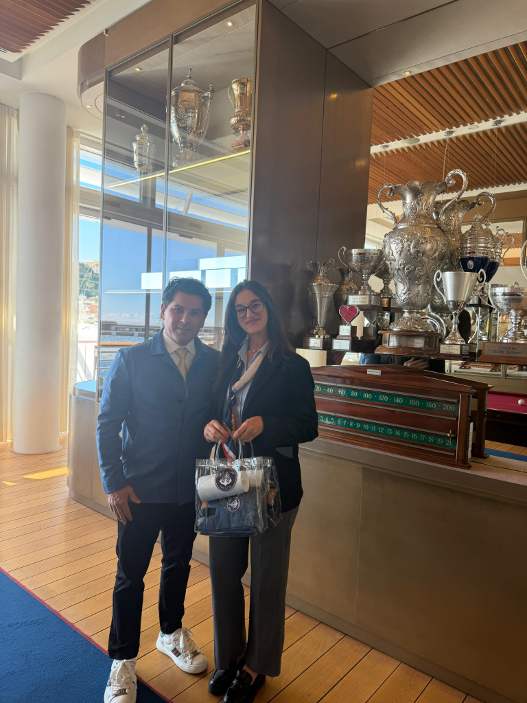 Pompeu Vasconcelos E Eliza Zeng