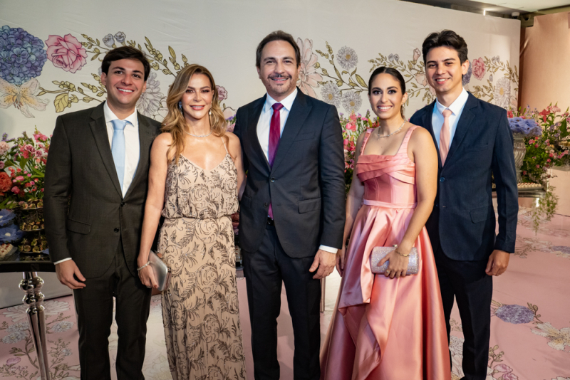 Noite de Debut - Toque clássico marca os 15 anos de Rafaella Timbó Queiroz no Gran Marquise