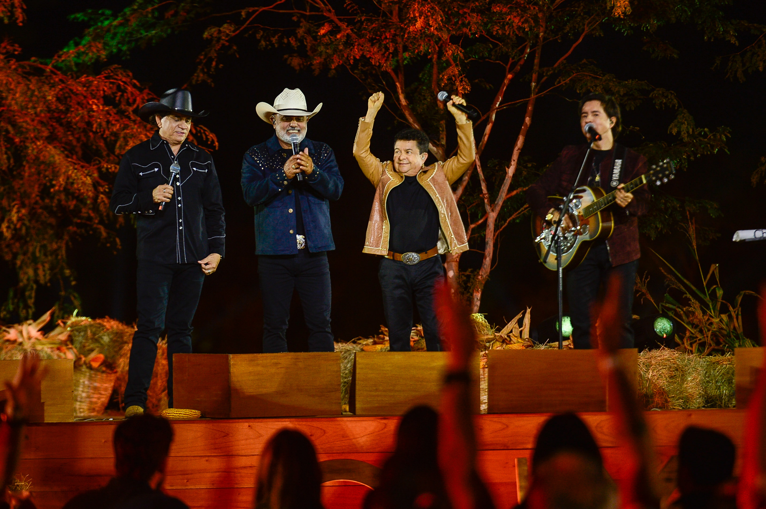 Chitãozinho & Xororó revisitam a essência do sertanejo em “Meninos de Roça” com participações especiais