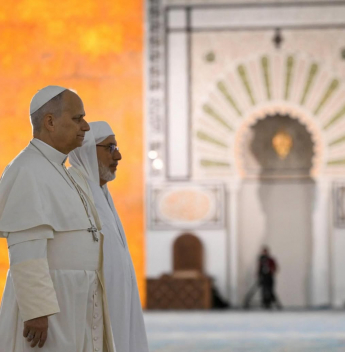 Papa Leão XIV cruza a África com agenda de paz e protagonismo internacional