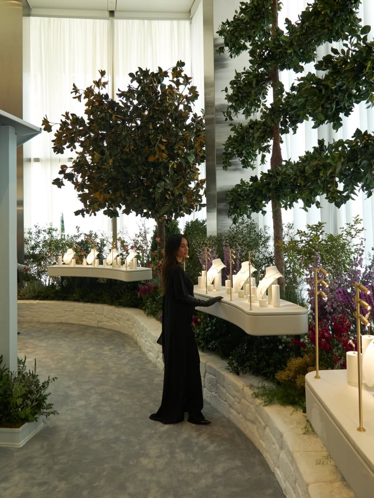 Silvia Braz Blue Book 2026 Tiffany (2)