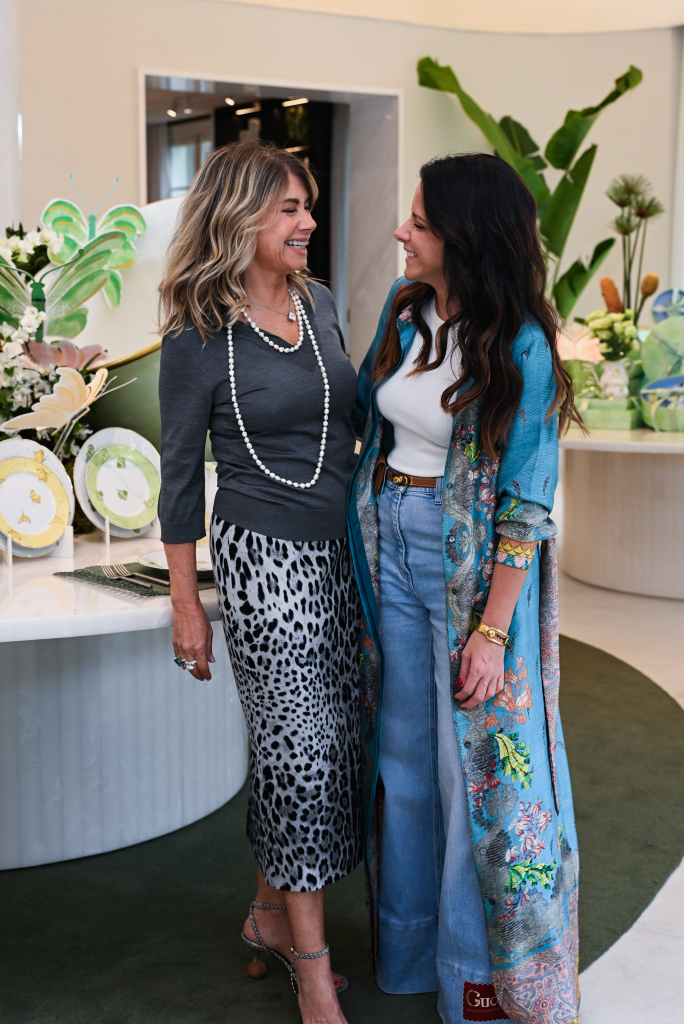 Tania E Daniela Bulhões(1)