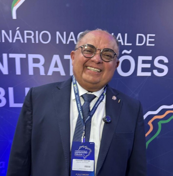 Ministro Teodoro Silva Santos leva expertise jurídica cearense a seminário na UFMG