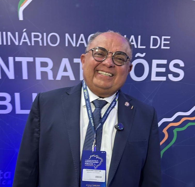 Ministro Teodoro Silva Santos leva expertise jurídica cearense a seminário na UFMG