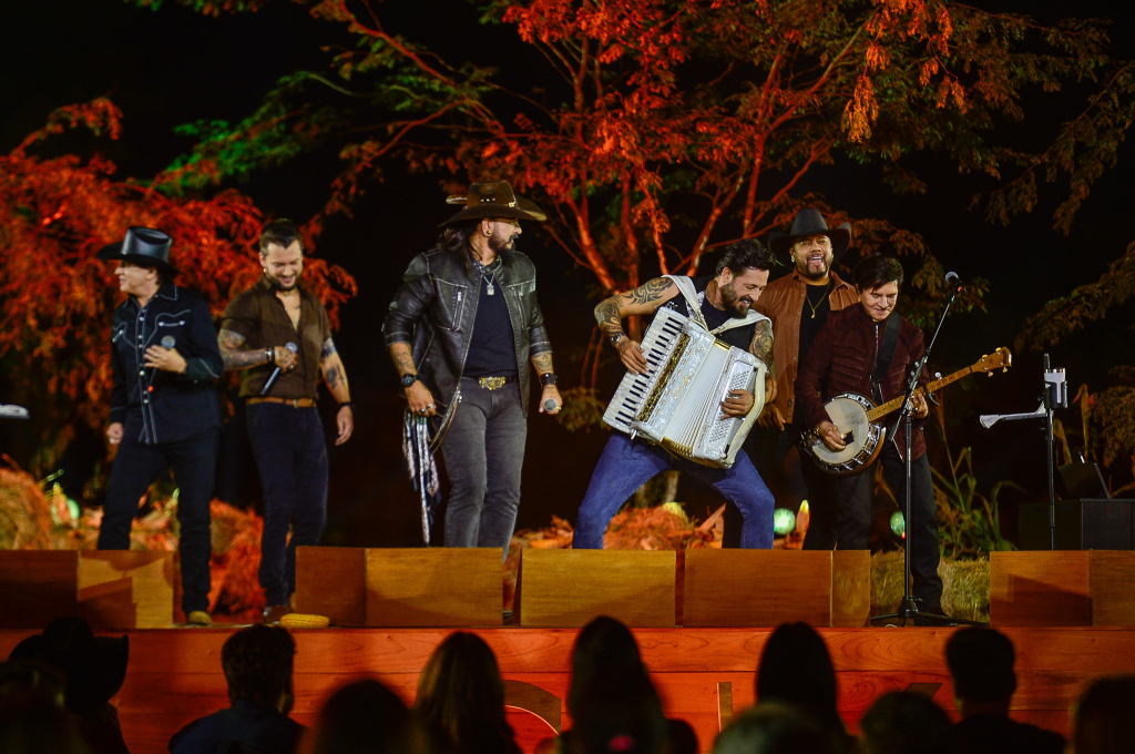 Traia Veia Com Chitãozinho & Xororó