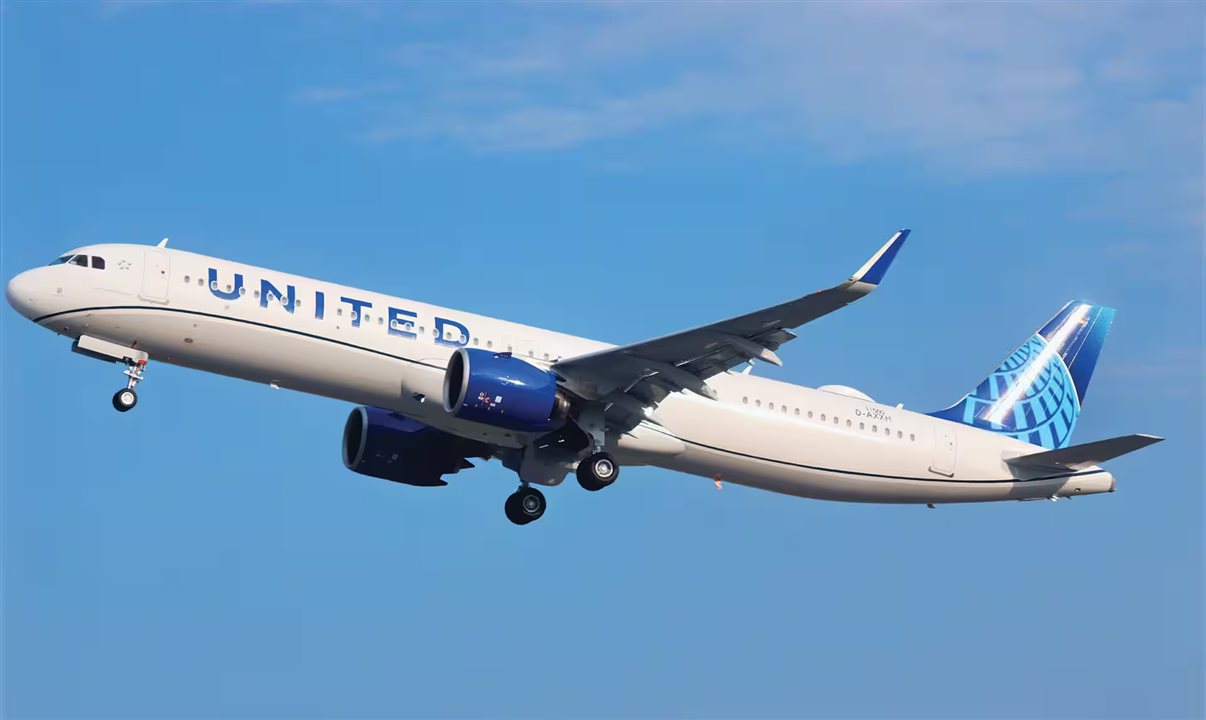 United supera 1,1 mil aviões, amplia liderança e acelera plano de expansão