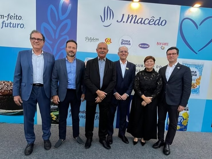 Novo complexo industrial da J.Macêdo reúne autoridades e tem presença da Companhia Docas do Ceará em Horizonte