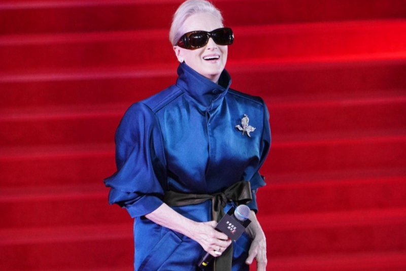Meryl Streep escolhe Alexandre Birman para o tapete vermelho de “O Diabo Veste Prada 2” em Xangai