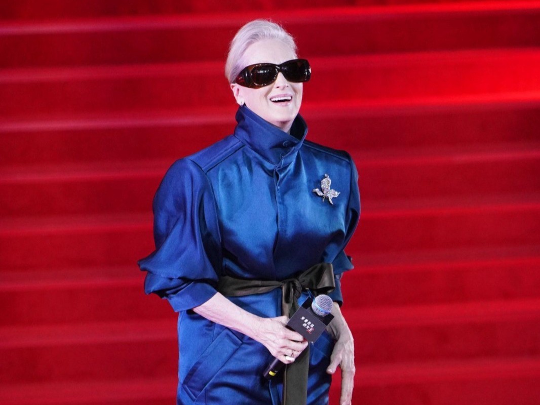 Meryl Streep escolhe Alexandre Birman para o tapete vermelho de “O Diabo Veste Prada 2” em Xangai