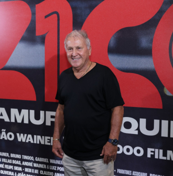 No Rio, documentário sobre Zico converte cinema em território de torcida