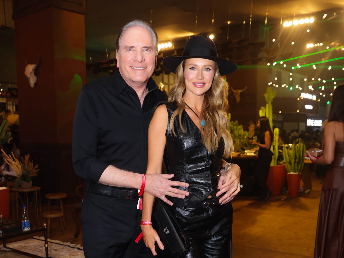 Roberto Justus, Ana Paula Siebert e artistas prestigiam temporada do JBJ Ranch com leilões e shows em Goiás