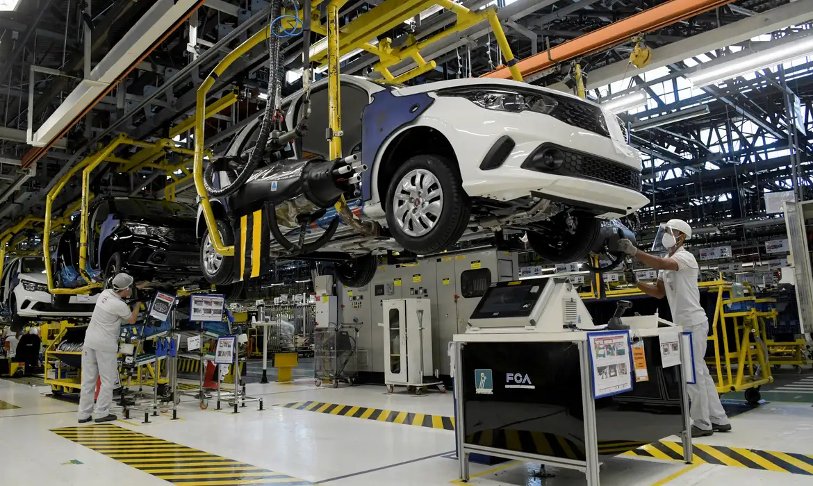 Produção de veículos cresce 2,4% no Brasil e eletrificados atingem recorde de 18,3% das vendas