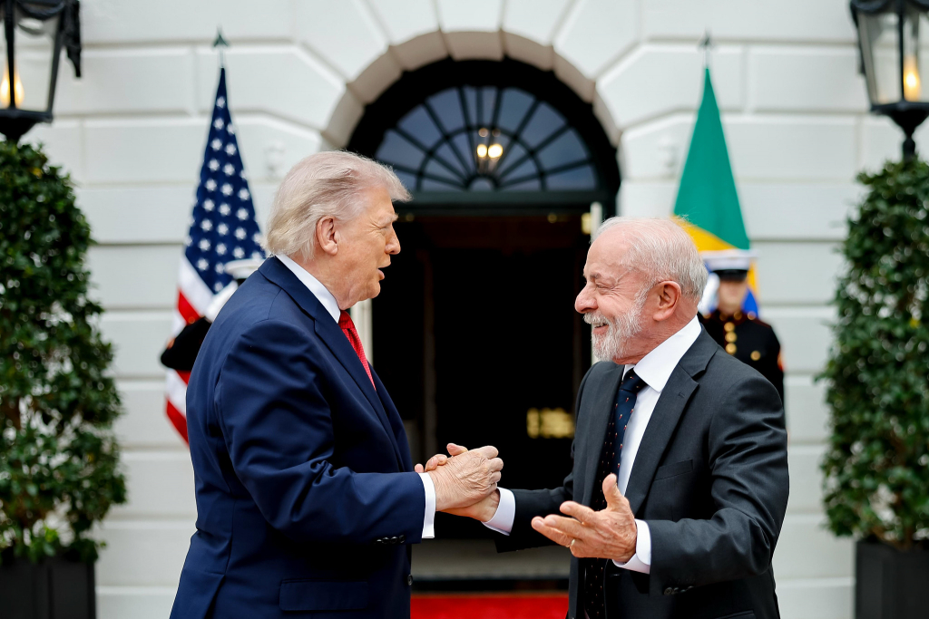 Encontro entre Lula e Trump termina com sinalizações positivas dos dois governos