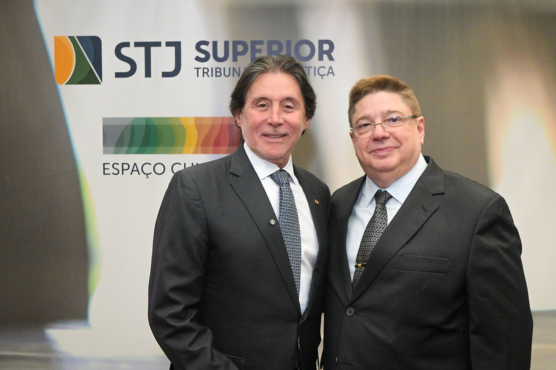 Obra Comemorativa - Raul Araújo celebra 15 anos no STJ em noite de lançamento e homenagens