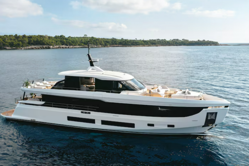 A Azimut Grande 30 Metri, Megaiate De Mais De 300 M² De área útil E Cerca De 13 Metros De Altura, Premiado Em Sua Estreia Em Cannes, Terá Produção Na Unidade Catarinense A Partir De 2027
