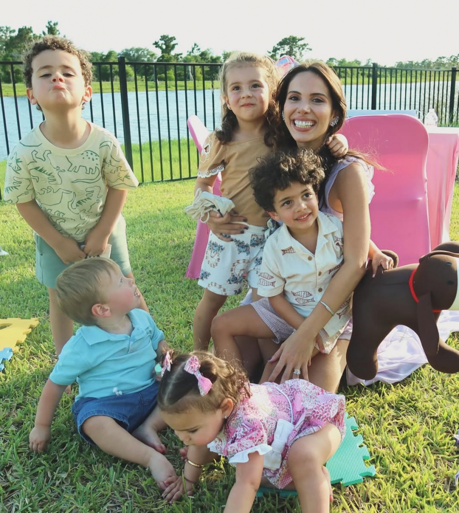 A Sua Festinha Foi Preparada Com Muito, Muito Amor. Uma Festa Que Envolveu Toda A Família Em Cad (10)