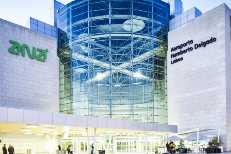 Aeroporto De Lisboa 24011801