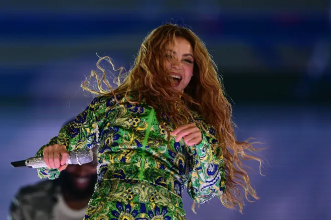 Shakira leva fãs ao delírio e marca noite histórica em Copacabana