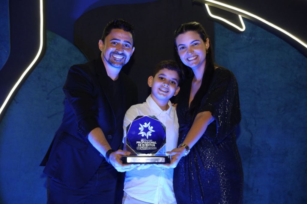 Alex, Arthur E Vitória