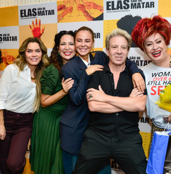 Paolla Oliveira homenageia elenco da comédia “Elas São de Matar” durante estreia em São Paulo