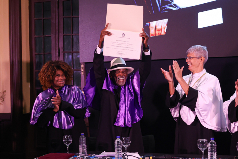 Reconhecimento à trajetória - Antonio Pitanga recebe homenagem da Universidade Federal do Rio de Janeiro com título de Doutor Honoris Causa