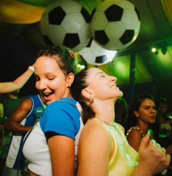 Arena Brasil estreia em Salvador com programação musical e transmissões dos jogos do Brasil