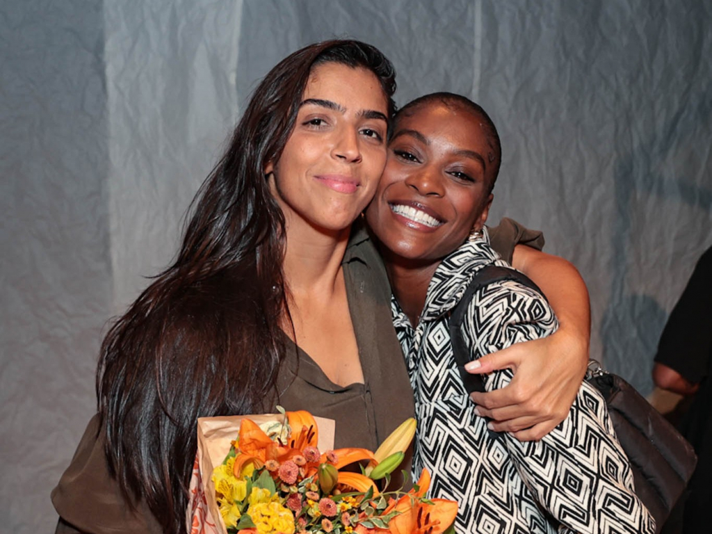 Benedita Case E Jeniffer Dias