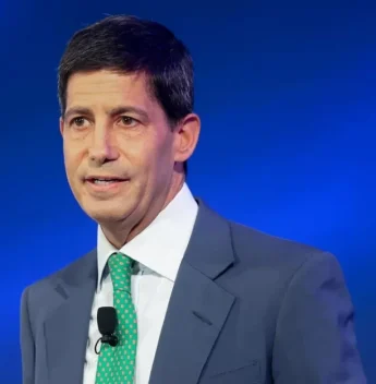 Bilionário de Wall Street e aliado de Trump, Kevin Warsh assume o Fed com fortuna de até US$ 226 milhões