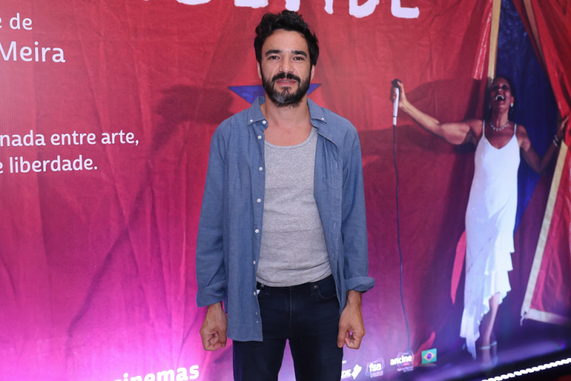 Sessão especial - Caio Blat, Vera Holtz e convidados prestigiam pré-estreia do filme Mambembe no Rio